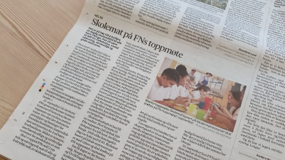23. september kan FN konkludere med at skolemat tuftet på lokale matsystemer er et av flere sentrale tiltak for å nå bærekraftsmålene. Det er derfor viktig at norske myndigheter stiller seg bak forslaget, og at tiden nå er inne for å innføre en lovfestet rett til gratis skolemat for alle barn i Norge. Kronikk (Nationen) av Jan Thomas Odegard, daglig leder i Utviklingsfondet og Cesilie Aurbakken, generalsekretær i Norges Bygdekvinnelag. 23. september i år kan FN konkludere med at skolemat tuftet på lokale matsystemer er et av flere sentrale tiltak for å nå bærekraftsmålene. Det er derfor viktig at norske myndigheter stiller seg bak forslaget, og at tiden nå er inne for å innføre en lovfestet rett til gratis skolemat for alle barn i Norge. Kronikk (Nationen) av Jan Thomas Odegard, daglig leder i Utviklingsfondet og Cesilie Aurbakken, generalsekretær i Norges Bygdekvinnelag.