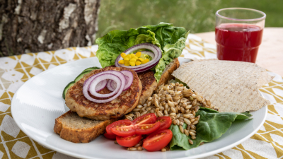 Minner fra Bygdekvinnelagets Bygglabb med Pihl nakenbygg. Foto: Øyvind S. Endal