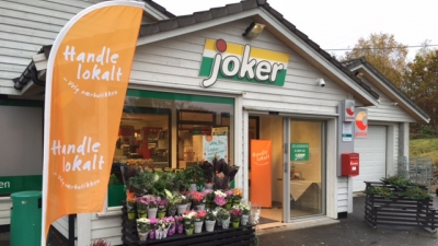 370 butikkar har meldt seg på Handle lokalt-kampanjen laurdag 22.oktober. Bygdekvinnelag over heile landet deltek i markeringa. Foto: Merkur