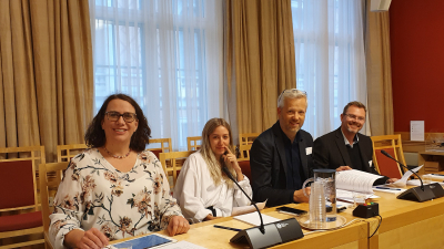 På høringen i Utenriks- og Forsvarskomiteen deltok Norges Bygdekvinnelag, Spire, Utviklingsfondet og Caritas