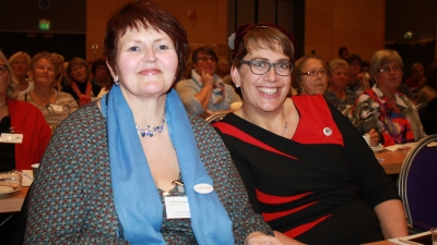 Leder og nestleder i Norges Bygdekvinnelag, Marna Ramsøy og Ellen Krageberg. Foto: Helle Berger.
