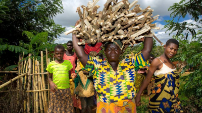 Kvinnelige småbønder, som disse kvinnene fra Malawi, har en nøkkelrolle å spille for å utrydde sult og produsere mat på en bærekraftig måte. Foto: Tine Poppe/Utviklingsfondet.