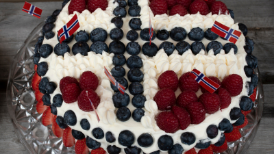 Bløtkake er som en vakker forundringspakke. Det er alltid spennende å oppdage de gode og velkomponerte smakene som er gjemt inni. Illustrasjonsfoto: Shutterstock.