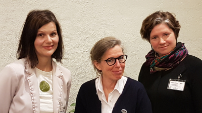 Under høringen på statsbudsjettet i dag la Cesilie Aurbakken generalsekretær i Norges Bygdekvinnelag, Signe Lindbråten generalsekretær i 4H (til høyre) og Live Kleveland kommunikasjonsleder i Dyrevernalliansen (til venstre) fram på vegne av alle organisasjonene et felles krav om at støtten tas inn igjen i budsjettet for 2018 og på samme nivå som for 2017. Under høringen på statsbudsjettet i dag la Cesilie Aurbakken generalsekretær i Norges Bygdekvinnelag, Signe Lindbråten generalsekretær i 4H og Live Kleveland kommunikasjonsleder i Dyrevernalliansen fram på vegne av alle organisasjonene et felles krav om at støtten tas inn igjen i budsjettet for 2018 og på samme nivå som for 2017.