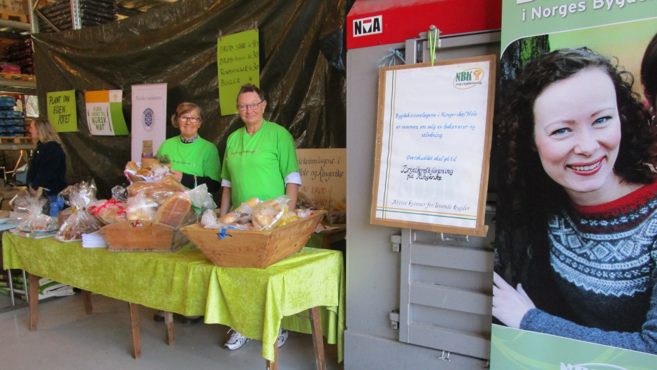 Inntekta går til Ringerikes brystkreftforening.