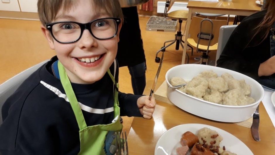 Jonas elsker potetball! Jonas elsker potetball!