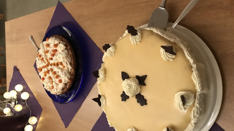 Og hjemmebakte kaker