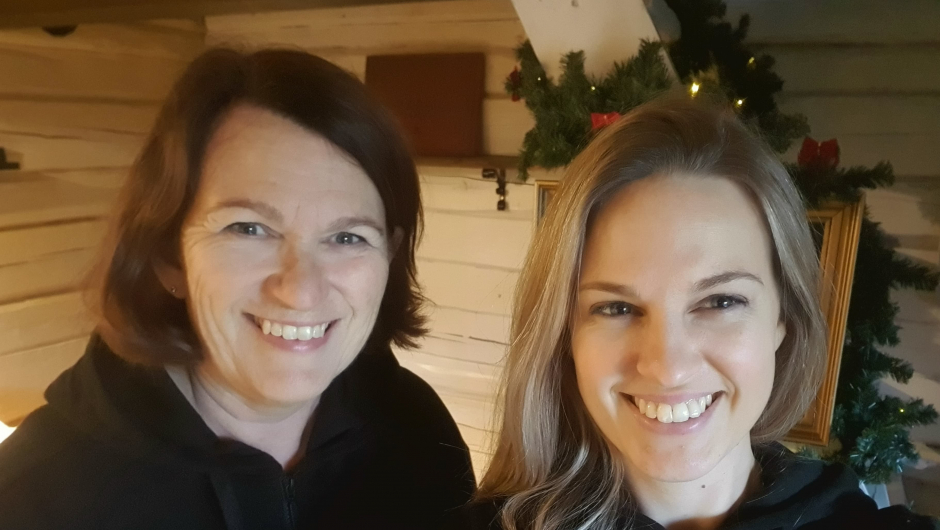 Torhild og Tina, mor og datter, oppvokst på Aker Gård i Råde