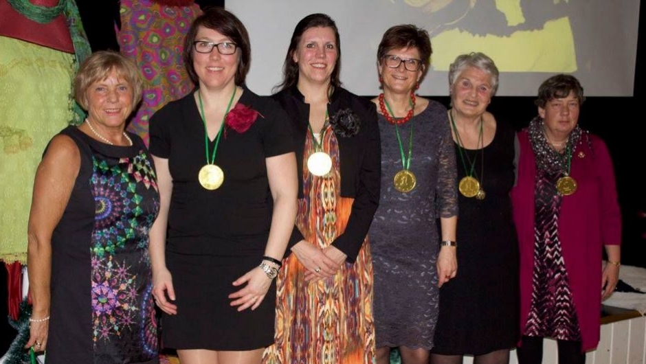 Flinke damer! Jubileumskomiteen sammen med leder Torunn Solberg