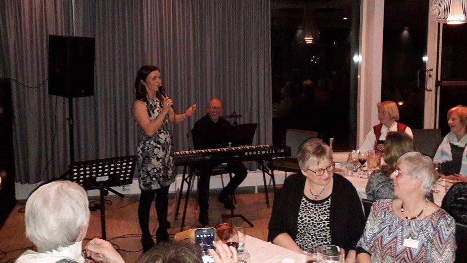 Underholdning av Maria Holand Tøsse