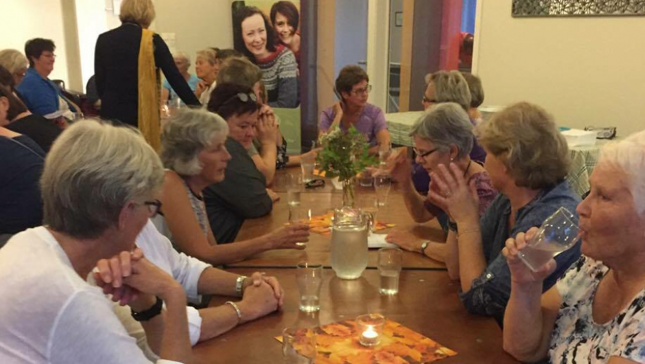 Samlilng etterpå med servering av suppe. Samlilng etterpå med servering av suppe.