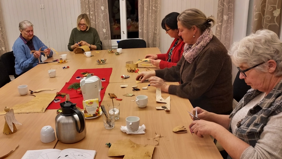 Ivrige damer hadde knappt tid til kaffe