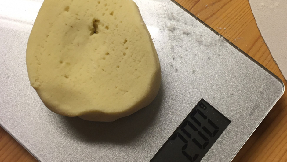 200 grams emner, perfekt til 60 cm lefser Mål og vekt er viktig