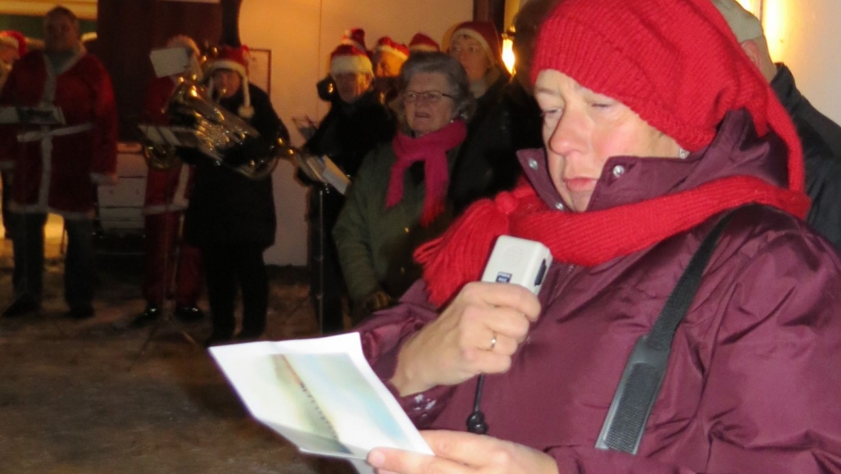 Åse Kristine tente lysene i år