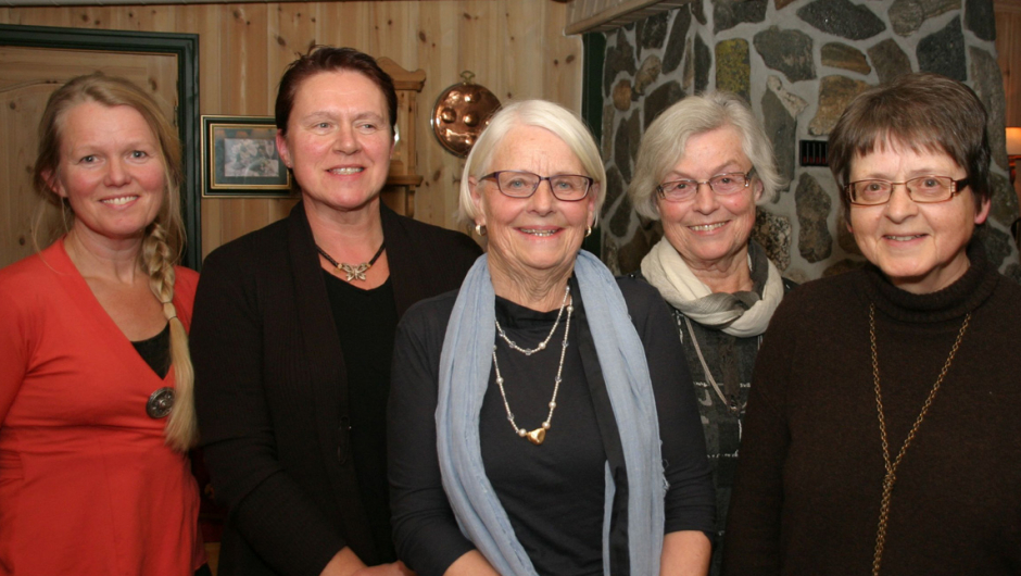 Desse fem har æra for Seterboka! Hegelin Waldal, Mette Marie Døving, Turid Aspehjell, Liv Bersås og Sunneva Linge.