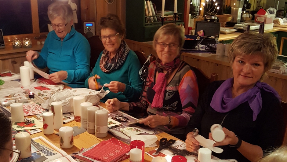 Vi har det adventskosleg! Moro med adventsaktivitetar