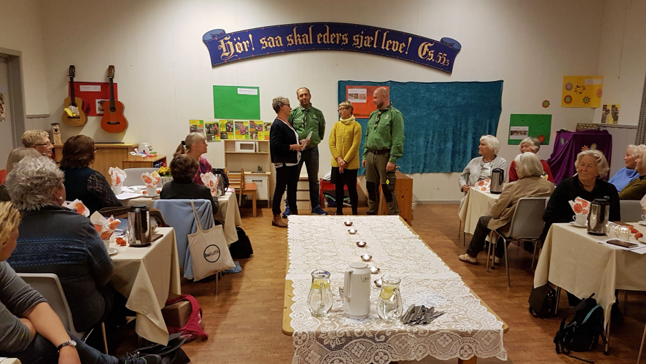 Speiderne fikk overrakt gave Speiderne fikk overrakt gave