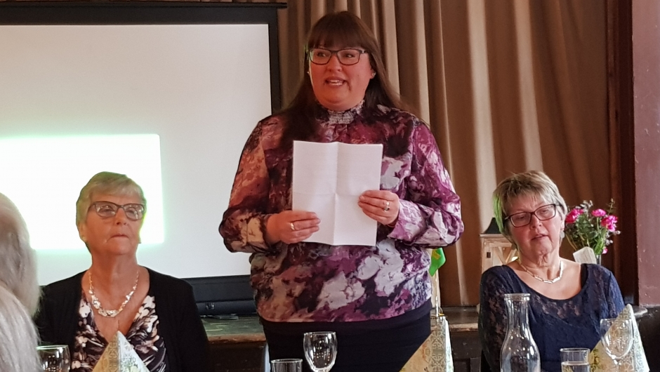 Marit Helgaset fortel lagsoga Marit Helgaset fortel lagsoga