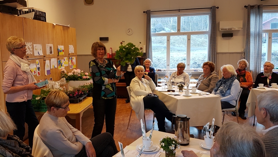 Anne O. Fuller er selvskreven auksjonarius Anne O. Fuller er selvskreven auksjonarius