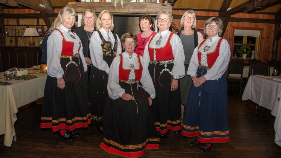 Styret for 2019, foran,leder Wenche Torsøe, fra V, Marit Samland, Berit Hjortenberg Nilsen, Kathrine Samland, Lill Mari Thorvaldsen, Torill Holland, Kari Eik, Grete Hjortenber Paulsen Styret for 2019, foran,leder Wenche Torsøe, fra V, Marit Samland, Berit Hjortenberg Nilsen, Kathrine Samland, Lill Mari Thorvaldsen, Torill Holland, Kari Eik, Grete Hjortenber Paulsen