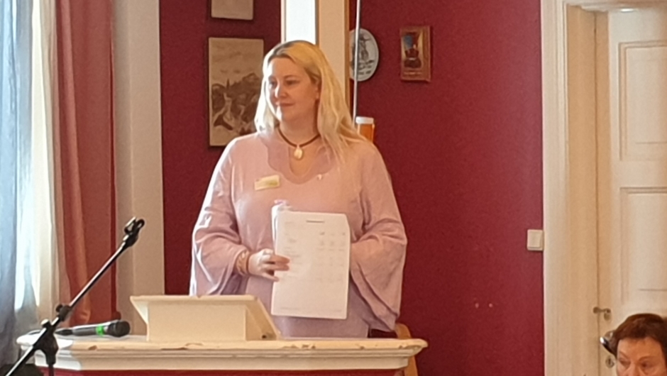 Arbeidsplan ved Linda M. Gusland. Foto: Lene Kristin Bråtejorde. Arbeidsplan ved Linda M. Gusland. Foto: Lene Kristin Bråtejorde.