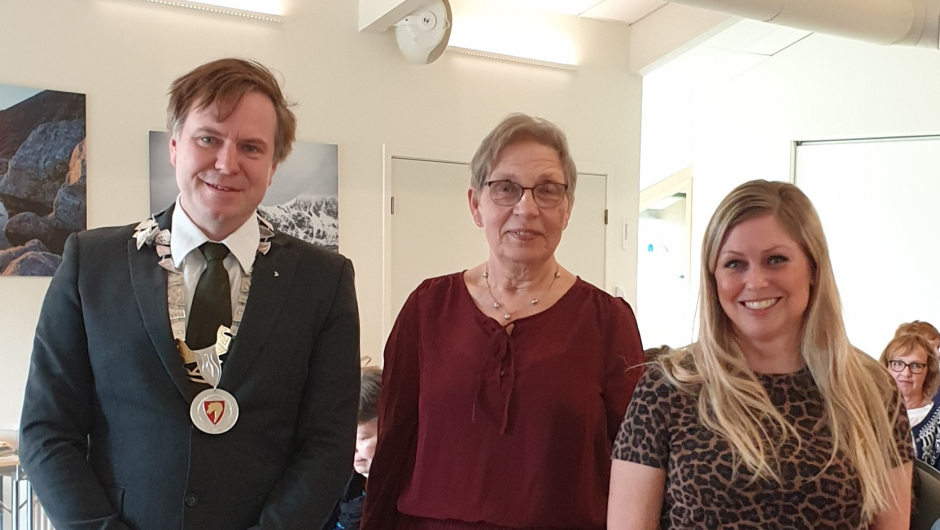 Ordføar i Eid Alfred Bjørlo, Fylkesleiar Jenny Myklebust og Janne Endal Andersen. Ordføar i Eid Alfred Bjørlo, Fylkesleiar Jenny Myklebust og Janne Endal Andersen.