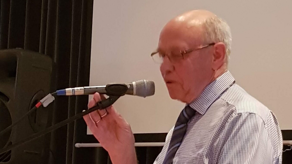 Ole Jan Aasen holt et kåseri om lagets historie