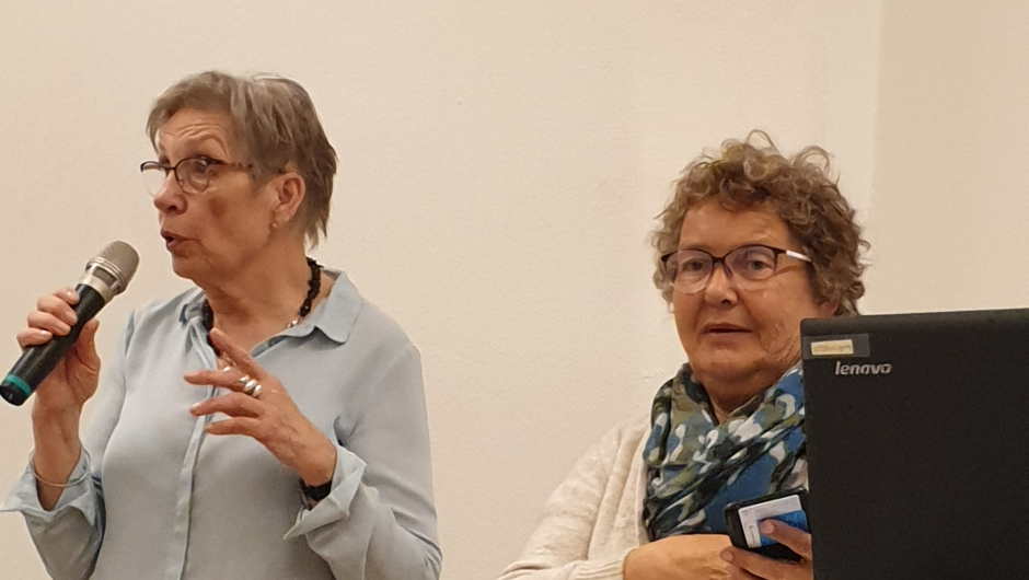 Fylkesleiar Jenny og representant frå sentralstyret Berit Pettersen. Fylkesleiar Jenny og representant frå sentralstyret Berit Pettersen.