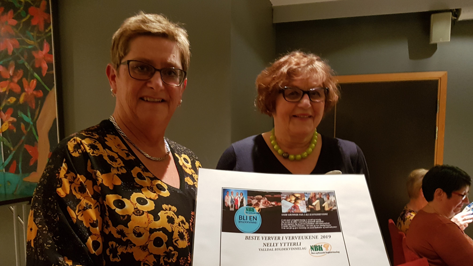 Vervepris til Nelly Ytterli. Solveig tok imot. Vervepris til Nelly Ytterli. Solveig tok imot.