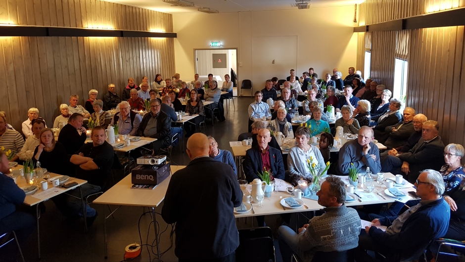 Forsamlingen. foto: Linda M. Gusland. Forsamlingen. foto: Linda M. Gusland.