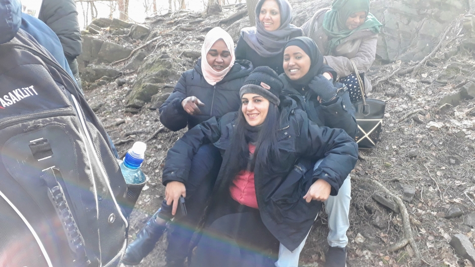 Jenter i røyken ! Jenter i røyken