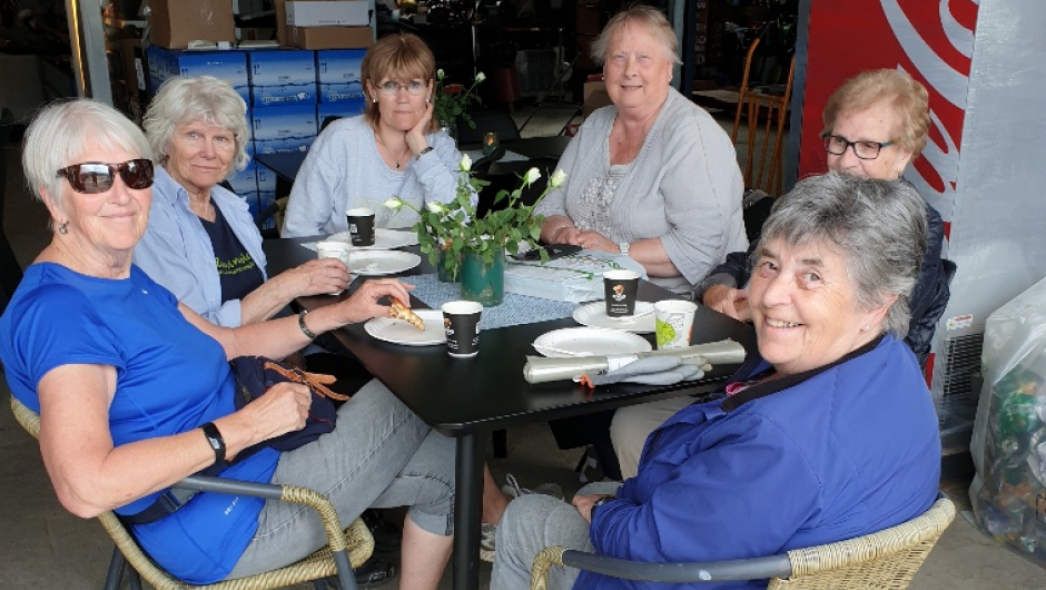 Velfortjent kaffekos etter innsatsen Velfortjent kaffekos etter innsatsen