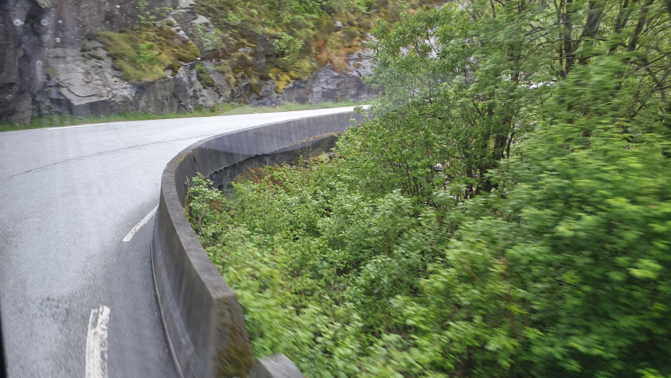 Litt smale og svingete vegar på Sotra