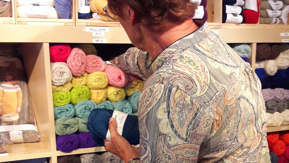 - og her var det mykje kjekt å finna i hyllene