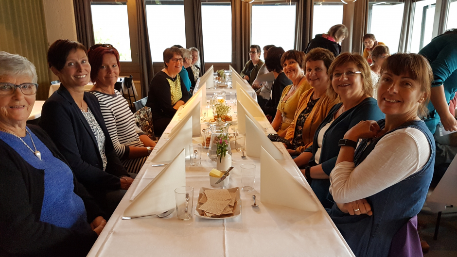 Mette på middelaldersoge og svoltne og klare for kveldssuppe foto: Aud-Marit mette på middelaldersoge og svoltne og klare for kveldssuppe foto: Aud-Marit