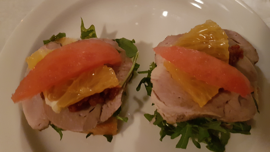 2. tapasrett, svinefilet med soltørka tomater foto: Aud-Marit Netteland 2. tapasrett, svinefilet med soltørka tomater foto: Aud-Marit Netteland