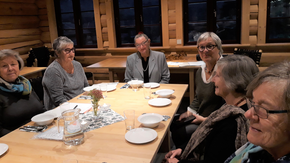 Fylkesleder Sølvi Jødal på hedersplass Fylkesleder Sølvi Jødal på hedersplass