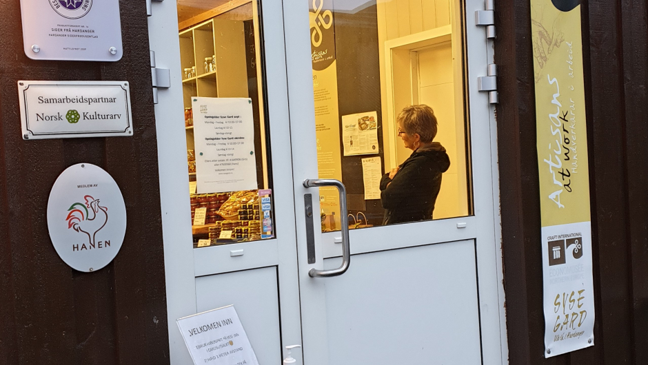 Velkomen til gardsutsalet på Syse. Foto M.Hauso Velkomen til gardsutsalet på Syse. Foto M.Hauso