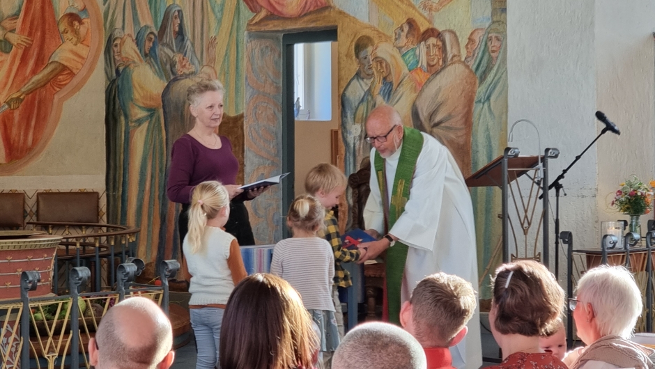 Ikke alltid 4 åringene er så stille... 4 åringene får bok