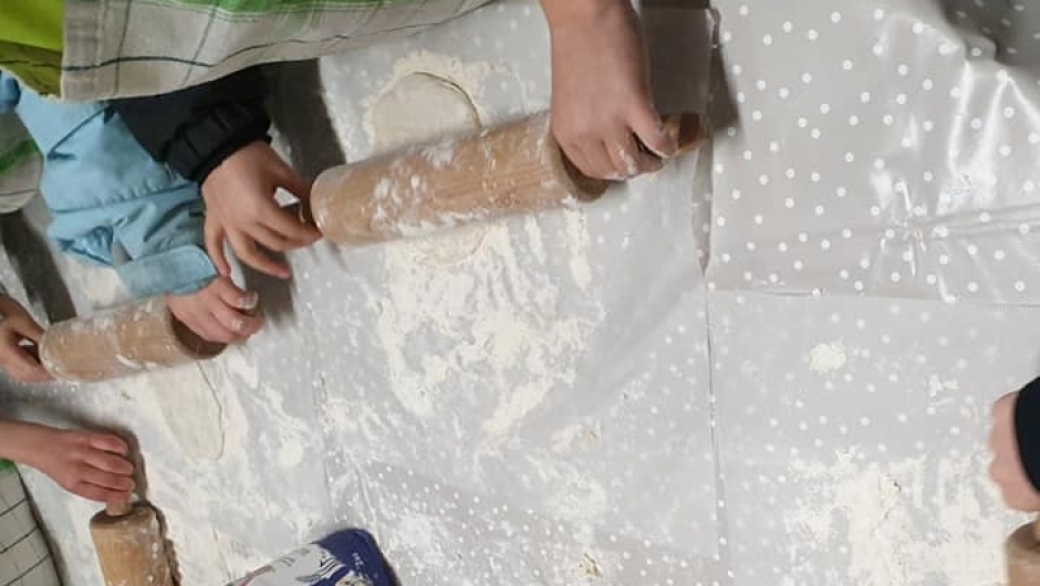 Det ble laget hjemmelagede potetlomper.