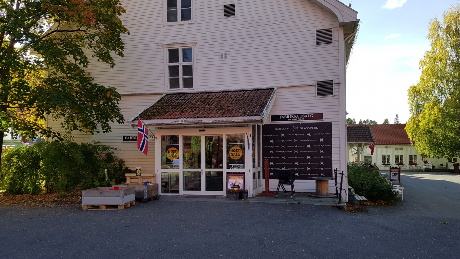 Fabrikkutsalget på Hadeland Glassverk.
