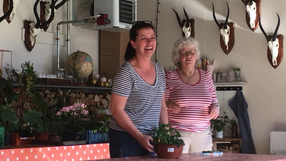 Auksjonarius og hjelper Auksjonarius og hjelper