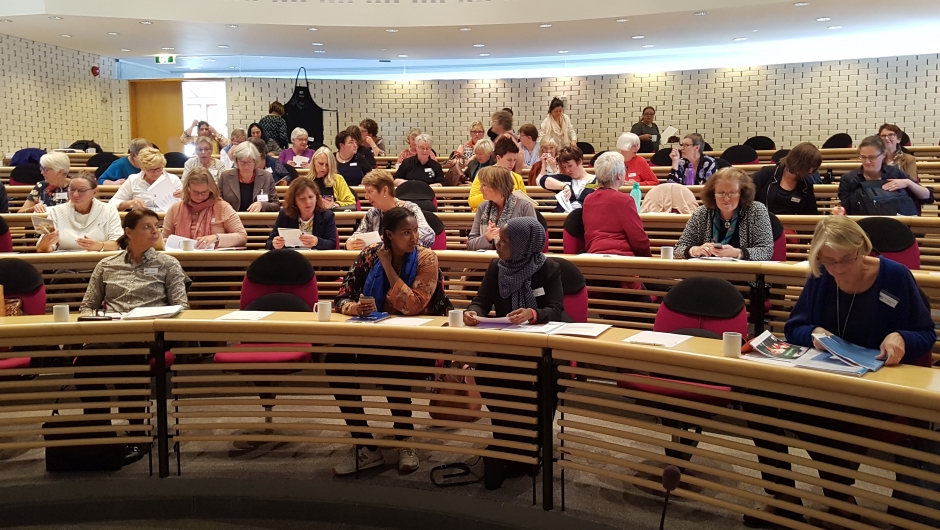 Forelesningssalen med noen av deltagerene.