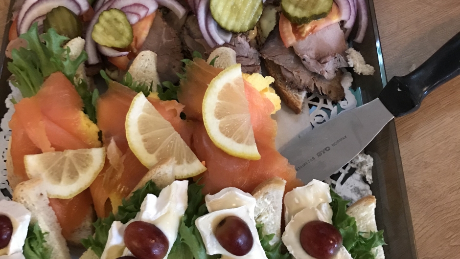 Deilige snitter ble servert.