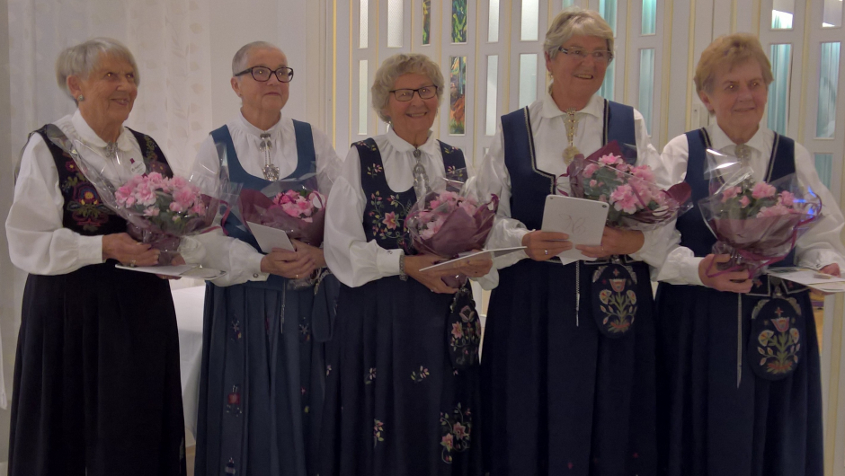 Jubilanter med 50 års fartstid i bygdekvinnelaget 50 år for bygdekvinnelaget