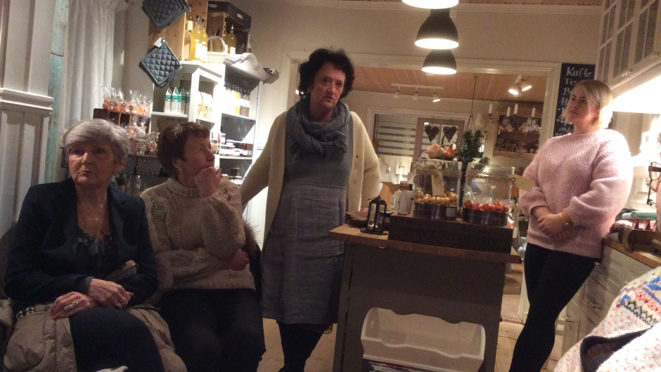 Wenche Bue fortalte om stedet, utviklingen og populariteten til landhandelen