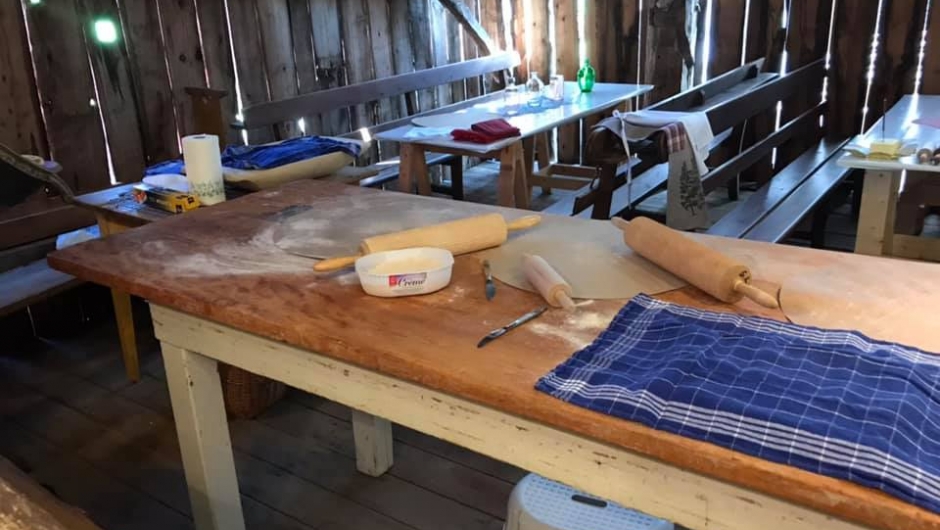 Flatbrød deig klar for ut baking