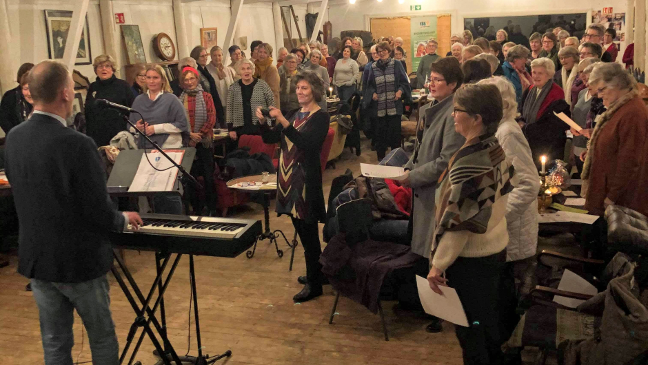 Workshop med Arnstein Øverland. Den nye kommunesangen "Lenge leve Holmestrand". Workshop med Arnstein Øverland. Den nye kommunesangen "Lenge leve Holmestrand".