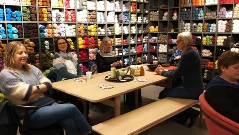 Masse flotte farger og alle typer garn i butikken