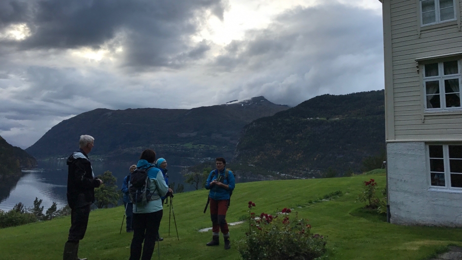 På Litlehjellen, utsikt mot Valldal. På Litlehjellen, utsikt mot Valldal.